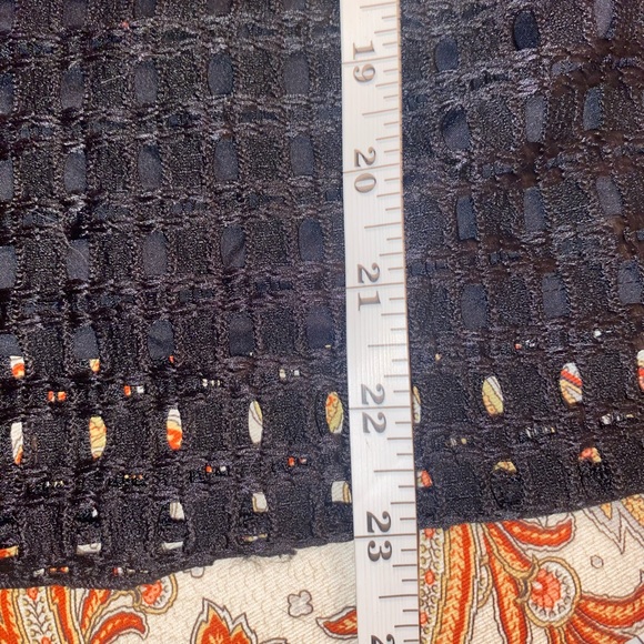 Banana Republic Eyelet Flutter
Sleeve Blouse, sz Small - Picture 9 of 12